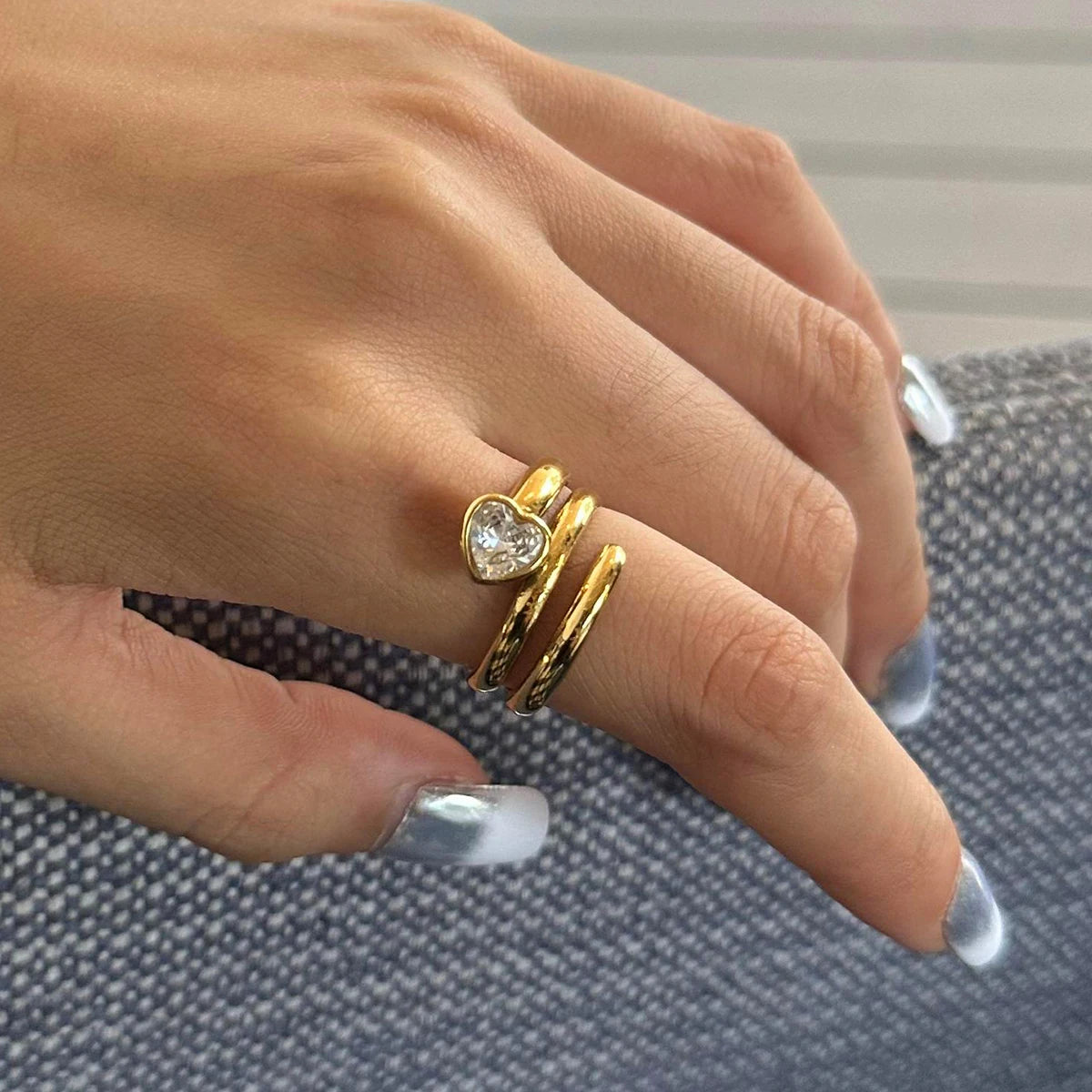 Glovia Ring