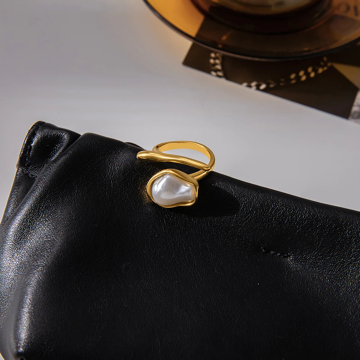 Dione Ring