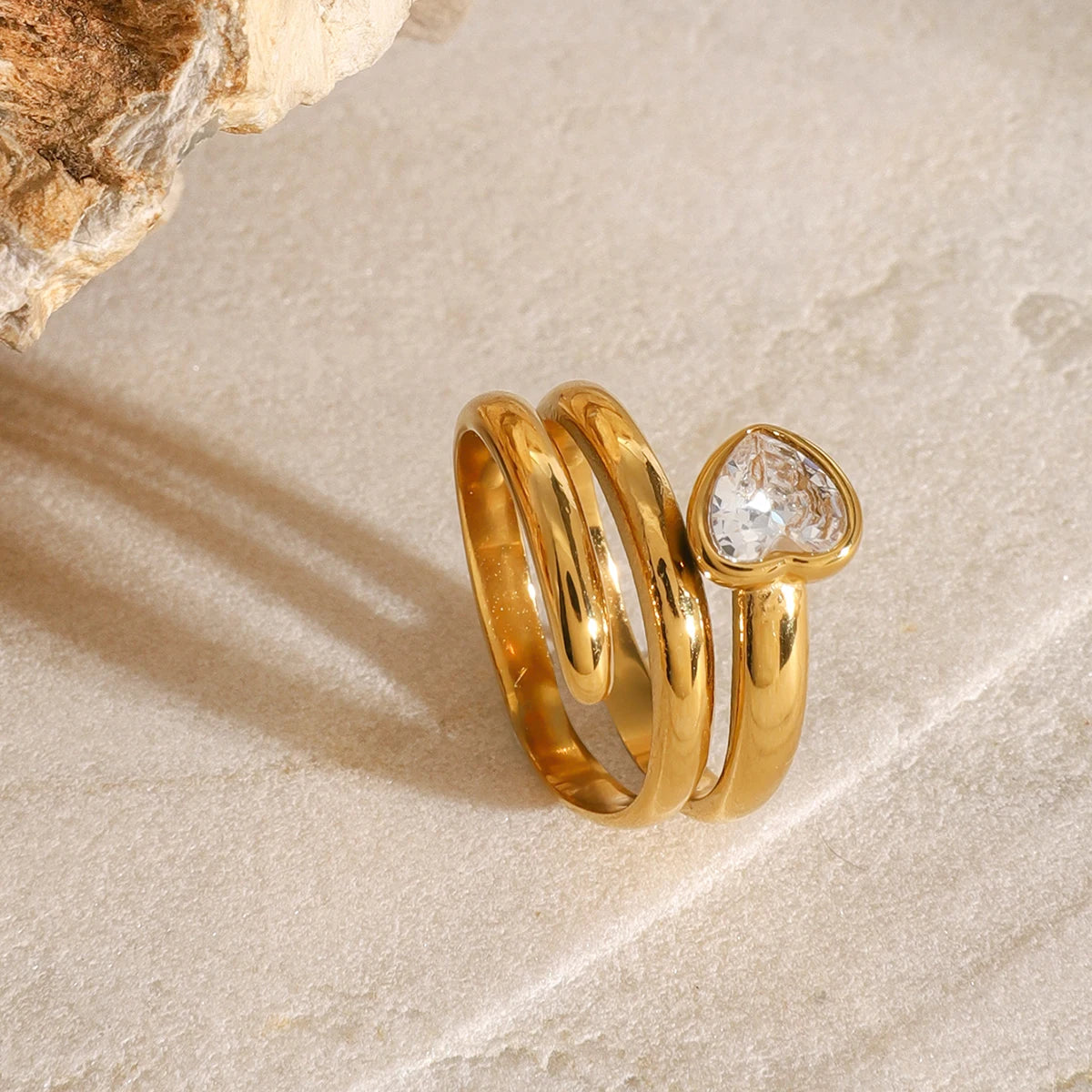 Glovia Ring