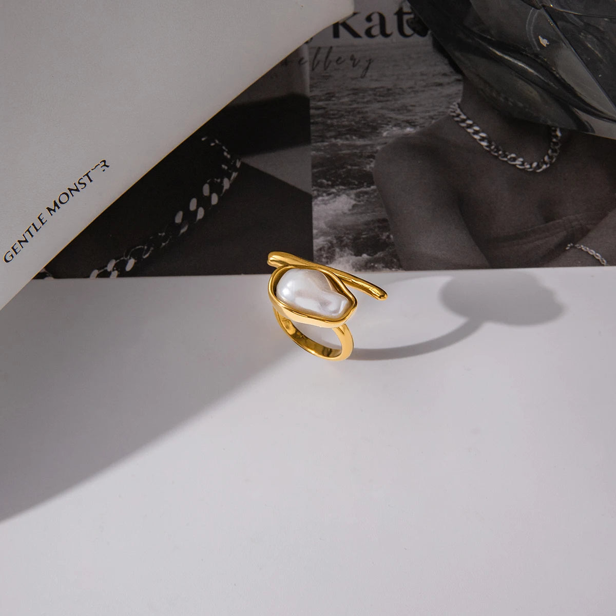 Dione Ring