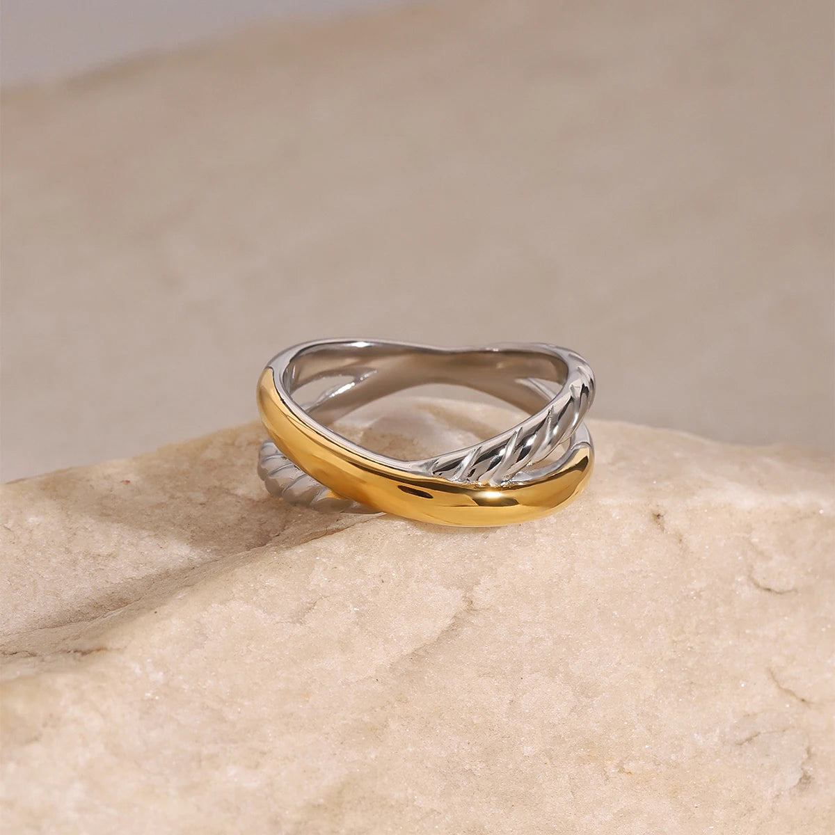 Lotera Ring