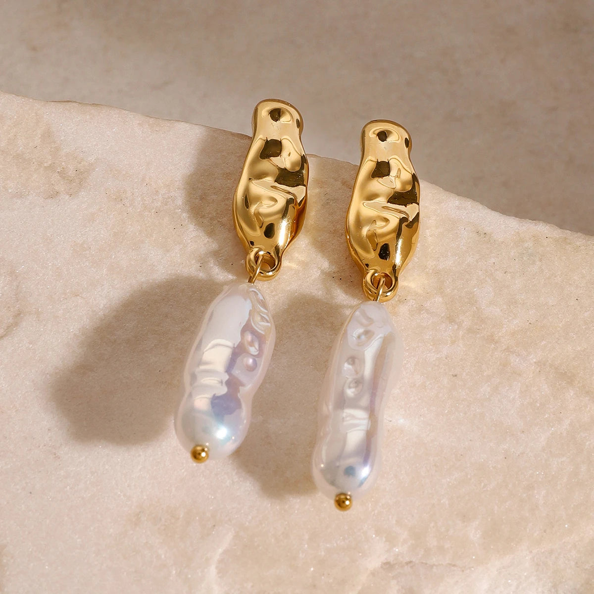 Lanza Earrings